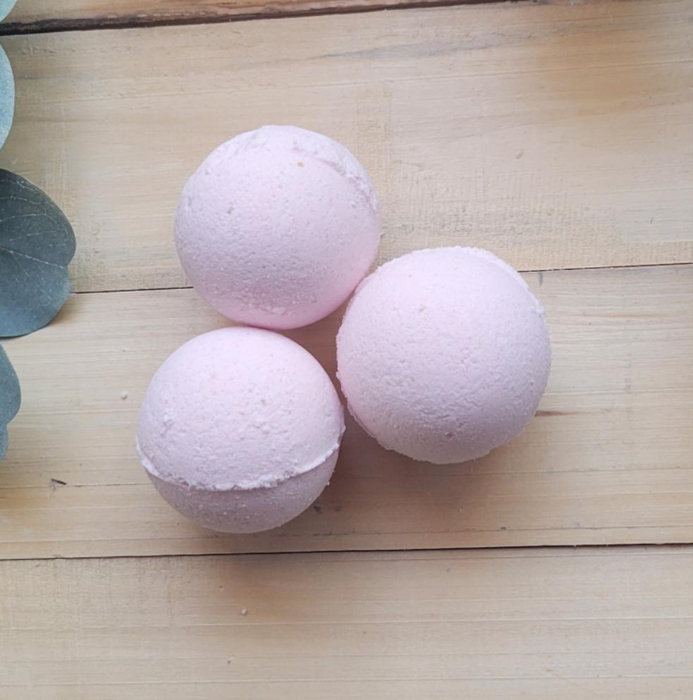 Cranberry Fig fragranced soothing bath bomb