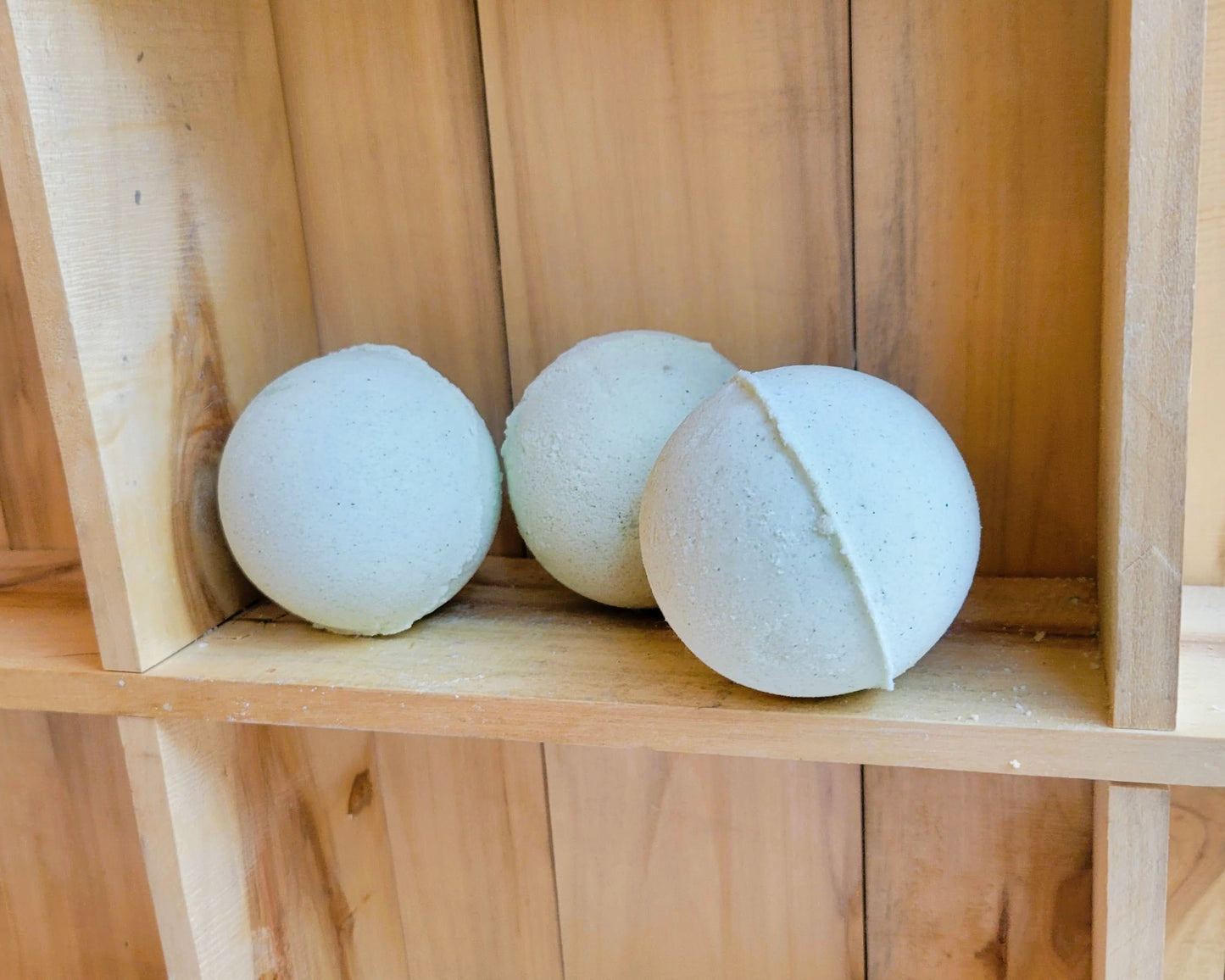 Peppermint essential oil bath bomb