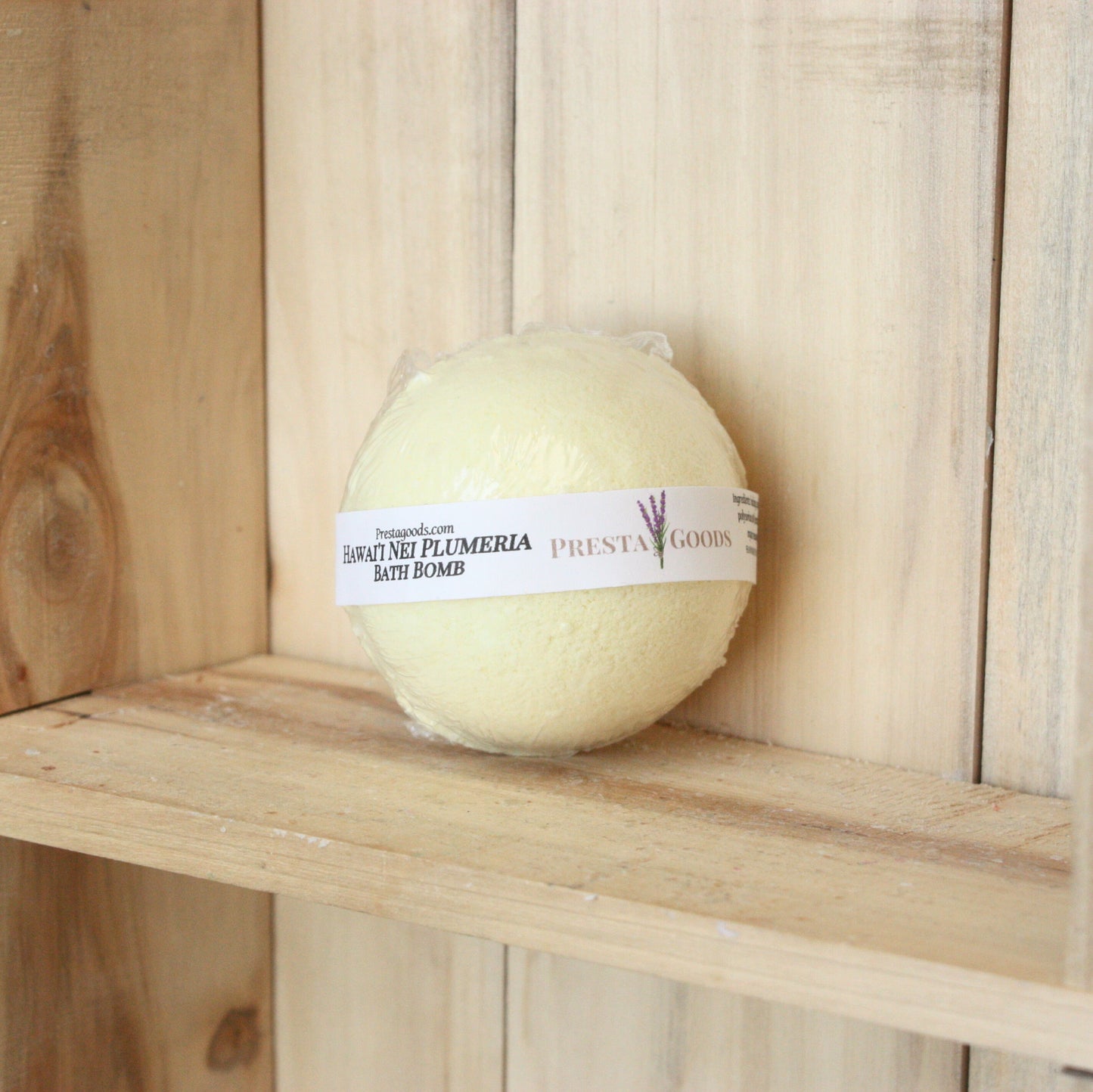 Hawai'i Nei Plumeria fragranced soothing bath bomb