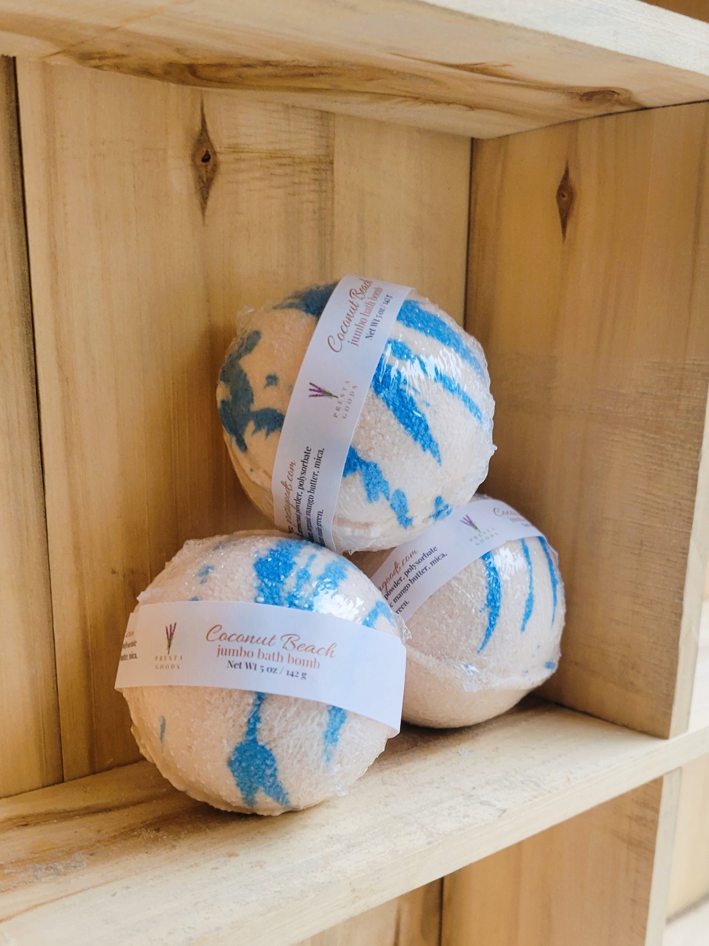 Coconut Beach fragranced soothing bath bomb