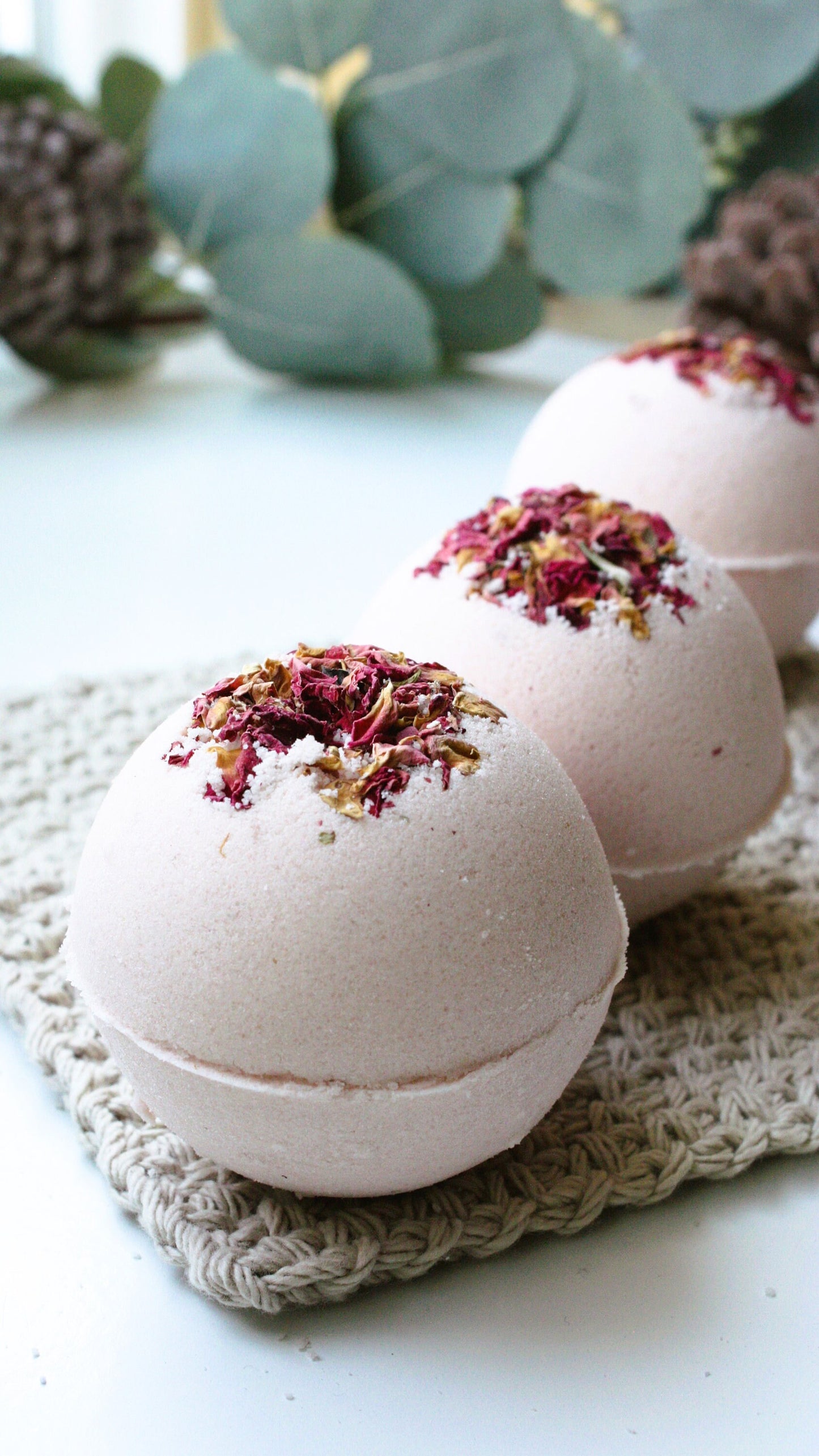 Apple Rose Clay fragranced soothing bath bomb