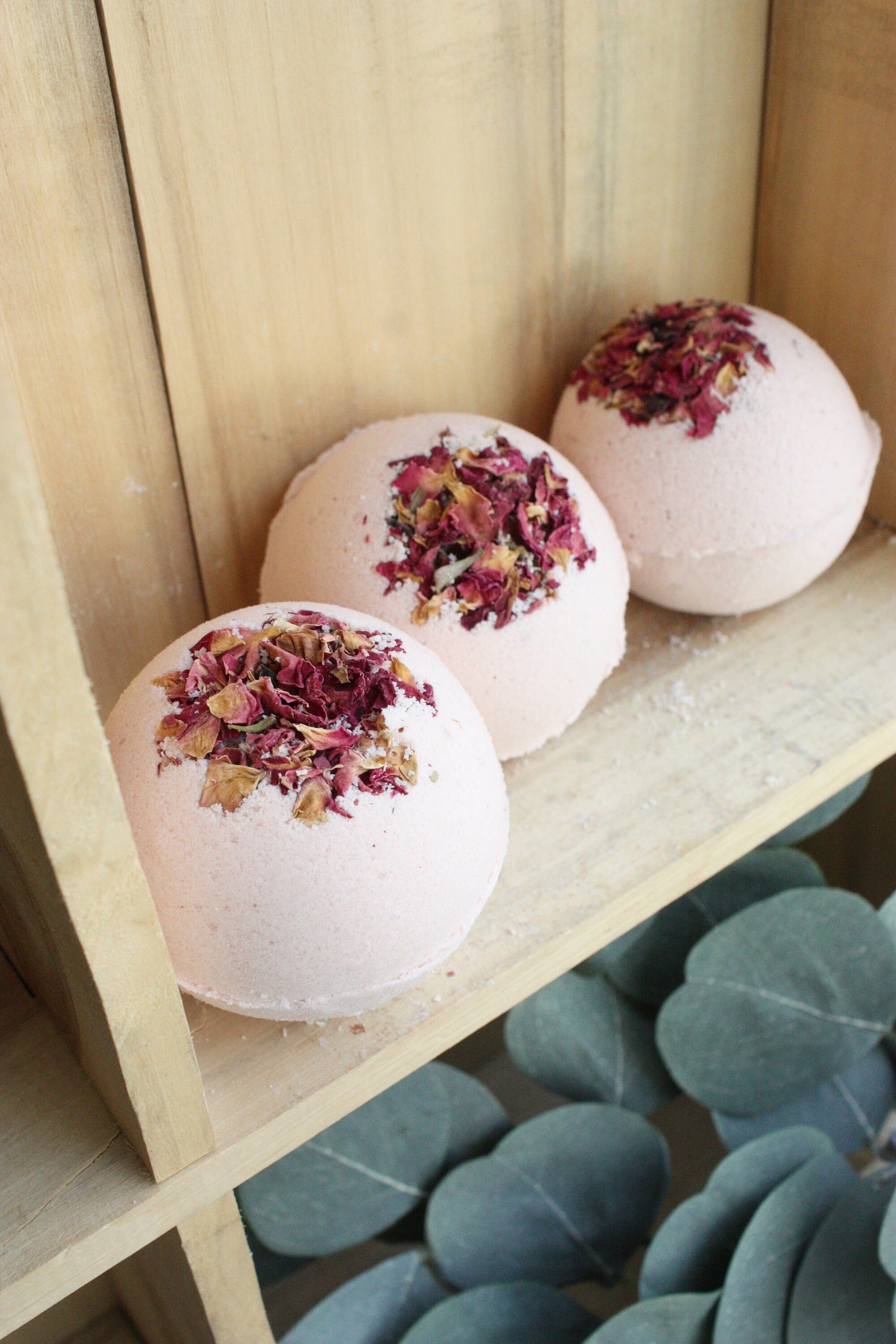 Apple Rose Clay fragranced soothing bath bomb