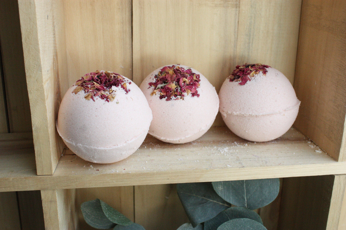 Apple Rose Clay fragranced soothing bath bomb